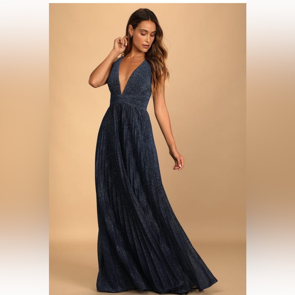 Lulu’s navy formal gown. Perfect wedding guest dress!